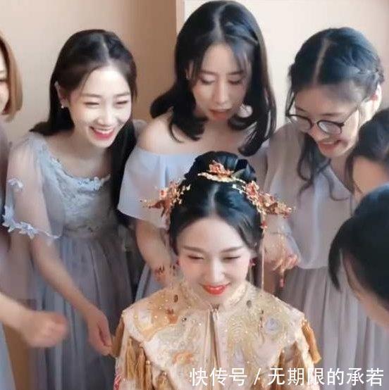 一美女婚礼上,有位穿不起眼伴娘服的小姐姐却火了,网友:伴娘真的是好养眼!