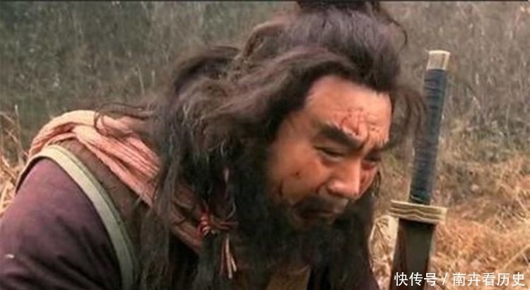 送钱|此人是梁山最窝囊的人,他母亲死后,梁山众人的做法令人心酸!