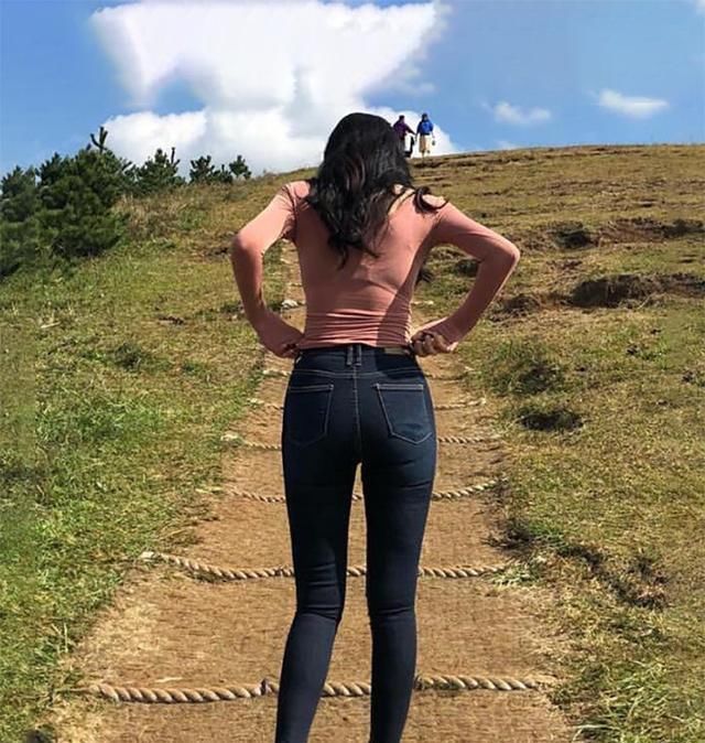 高选择|牛仔裤的穿搭优雅更俏皮，显得随意霸气，让你美的更加肆意！