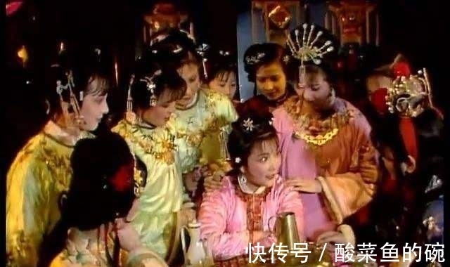 薛宝钗&薛宝钗写的《螃蟹宴》,究竟讽刺的是谁?答案有点出人意料!