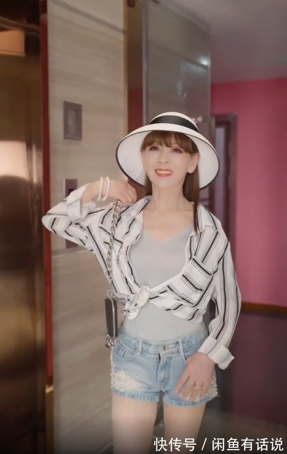 奶奶|80岁奶奶平时只穿高跟鞋,82斤配热裤双腿纤细,年轻人都自愧不如