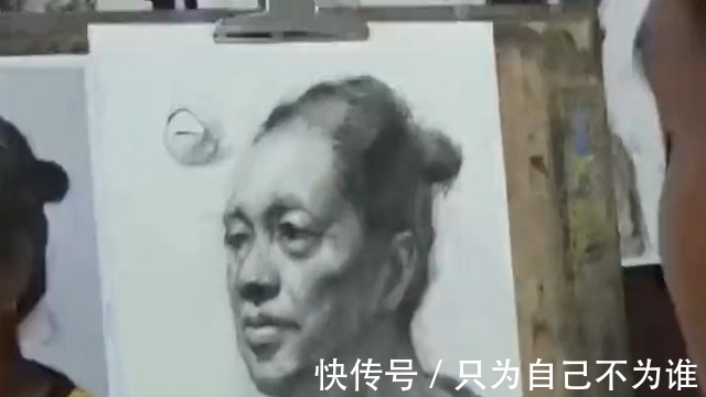 骷髅|美术生厉害了，让他画老太太，却画成了骷髅，网友：这届你凉了