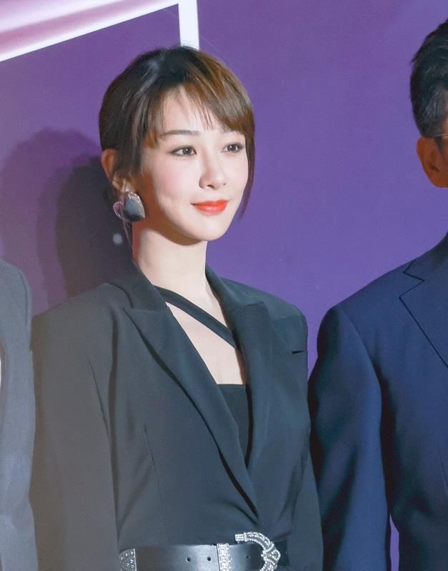 杨紫太惨了！已经变得又瘦又美，却还被diss虎背熊腰