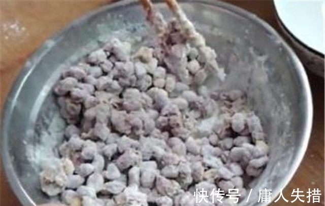 花生|花生新做法!打一个鸡蛋在花生里,做好后全家都看懵了!