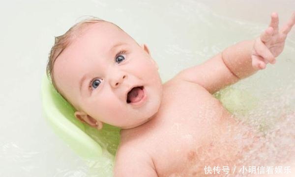 傻眼|女儿洗澡2小时还没出来,爸妈进去看到这一幕,傻眼了!