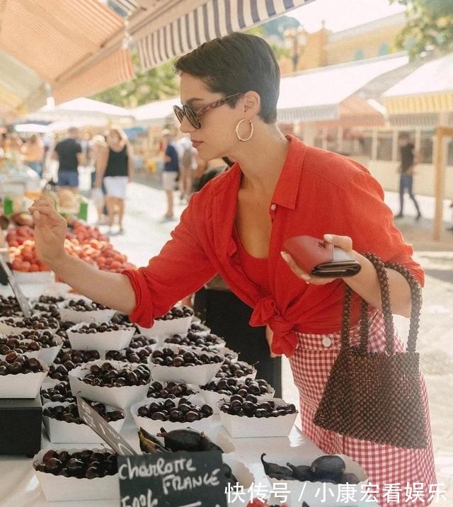 高腰|今夏流行这样穿“背心+半身裙”简单又好看,清凉搭配一夏