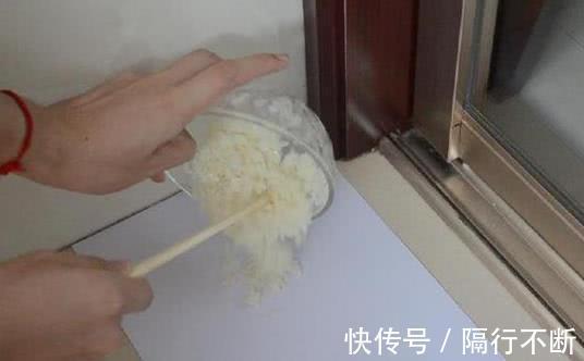 洗衣粉倒在米饭里太厉害了,解决了很多家庭困扰的烦恼,赶紧试试