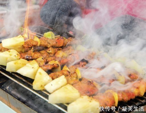 烧烤摊|晚上少让孩子碰3种食物,导致孩子个头矮发育慢,馋也不吃