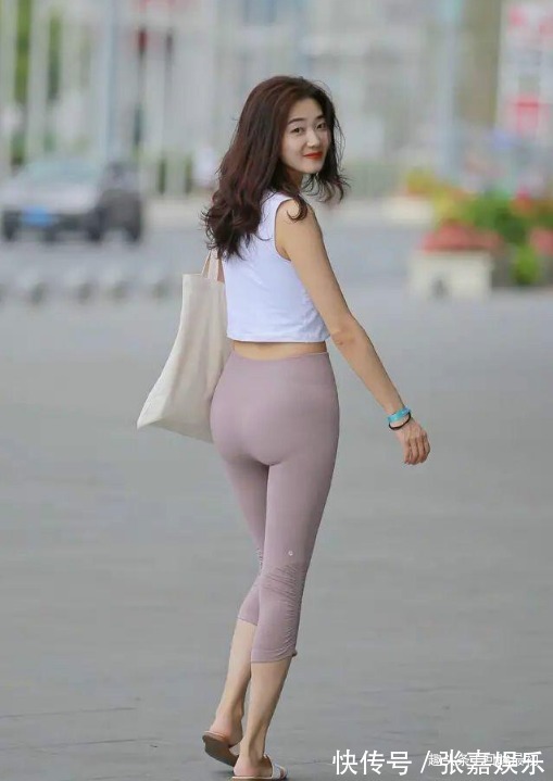 版型 蛮腰长腿的打底裤美女,尽显凹凸版玲珑曲线!