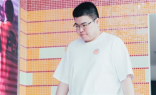 AM|4AM终于作出澄清：韦神是唯一老板，且他们与刀塔战队无任何关系
