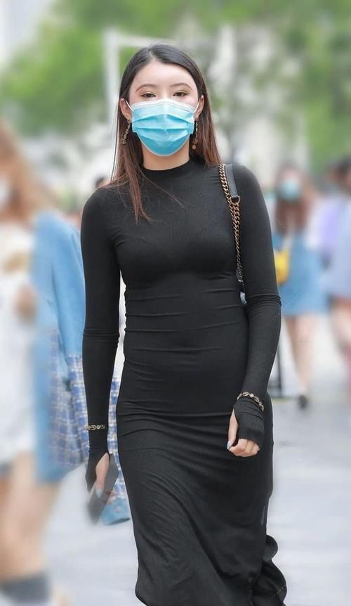 身材|戴着口罩又如何，但她的魅力掩盖不了，轻松穿出性感身材