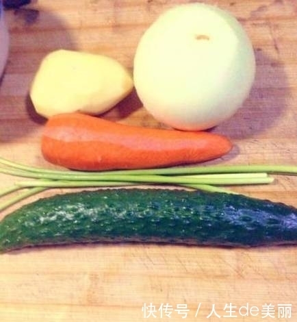 好吃|炸酱面最正宗做法,好吃又简单,老公直呼过瘾!