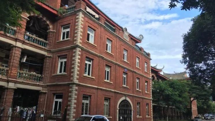 宿舍内|中国大学豪华宿舍图鉴，你想住哪个？