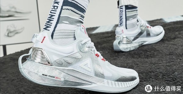 慢跑鞋 抛开品牌只谈产品,阿迪Ultra Boost相当于什么价位的国产跑鞋?