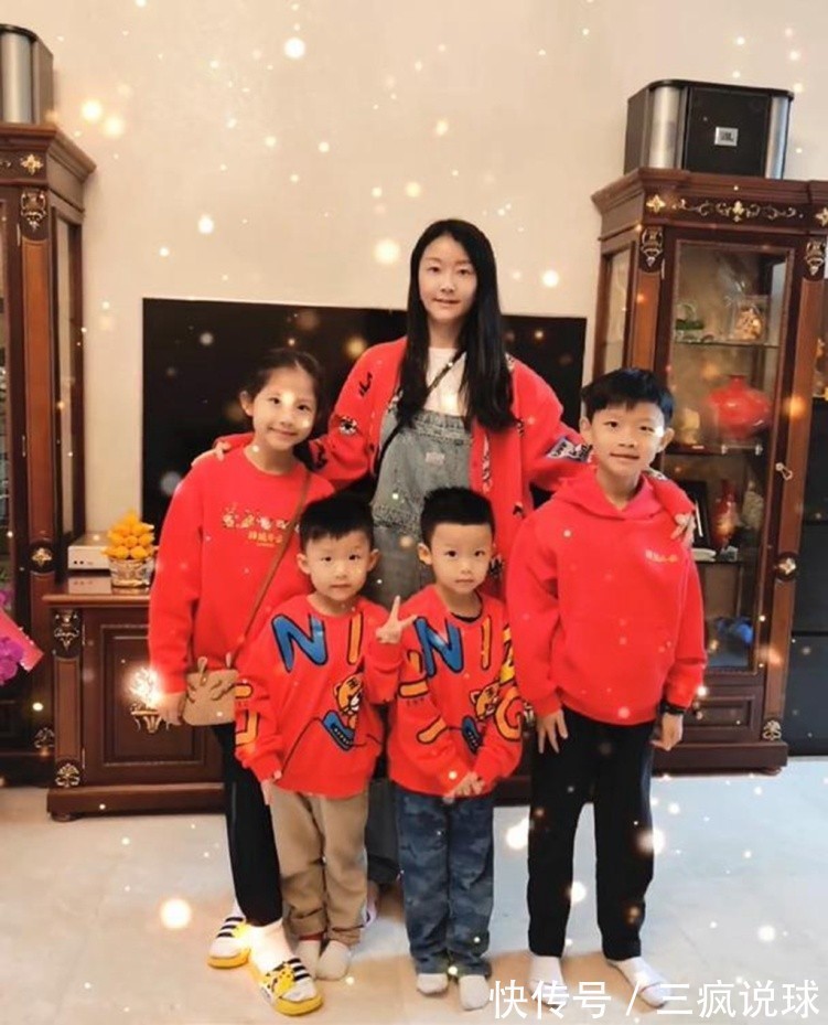 郑洁|中国网球传奇女神久违亮相,嫁百亿富豪7年生4娃,37岁像20岁少女