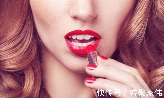 嘴唇 涂口红的3个“低级错误”,八成以上女人都在犯,难怪掉色还沾杯