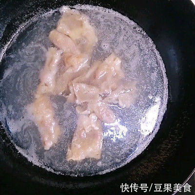 #我心中的冬日限定#冬日里的开胃美食——酸菜肥牛揪面片