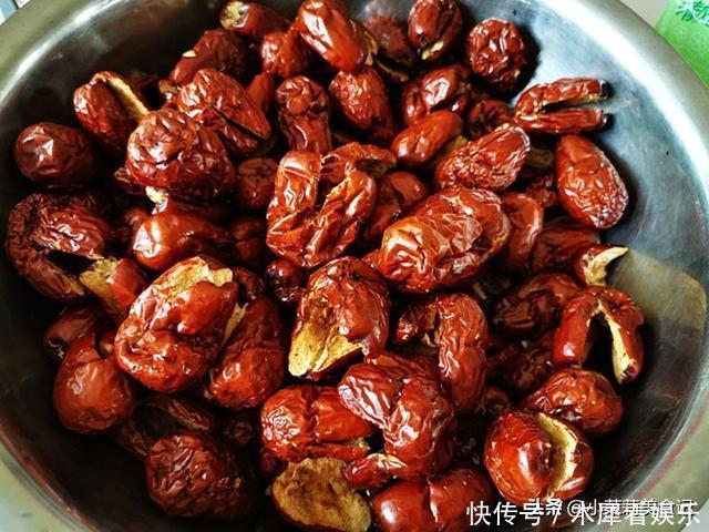 红枣和它是一对,天冷了这样熬一熬,早上泡水喝,暖胃暖身气色好
