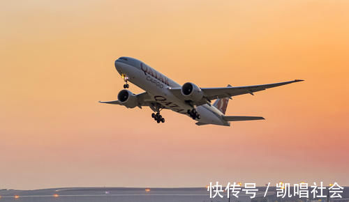 排查|摇头撞头抓耳朵,宝宝是在传递什么信号?有4点需要先行排查