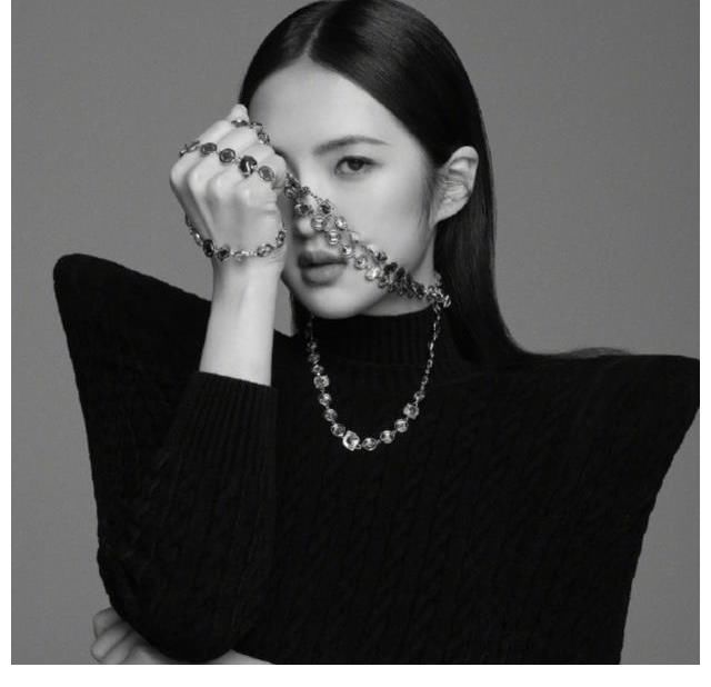 姚安娜比丁|二公主姚安娜最新路透，生圖顏值超抗打，跟丁真站一起竟比他還高