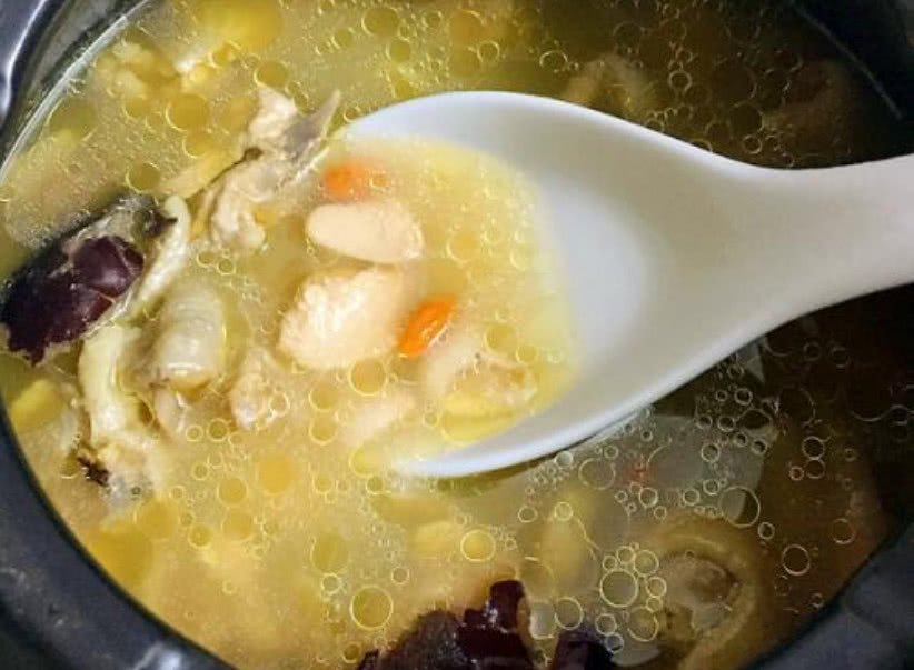 鸡汤|炖鸡汤别傻傻放那么多调味料,只放这一味,鸡汤原汁原味,贼好喝