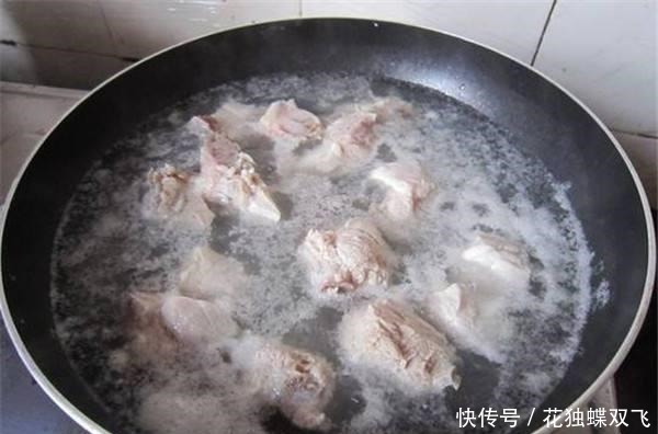 特别|熬骨汤,别把“水”用错了,不然骨头汤不好喝,不仅浑浊还有腥味