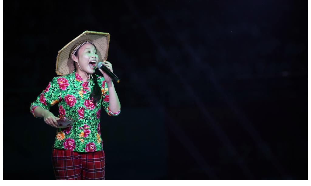 大跌|憑《星光大道》走紅的草帽姐，曾比肩朱之文，如今為何名氣大跌？