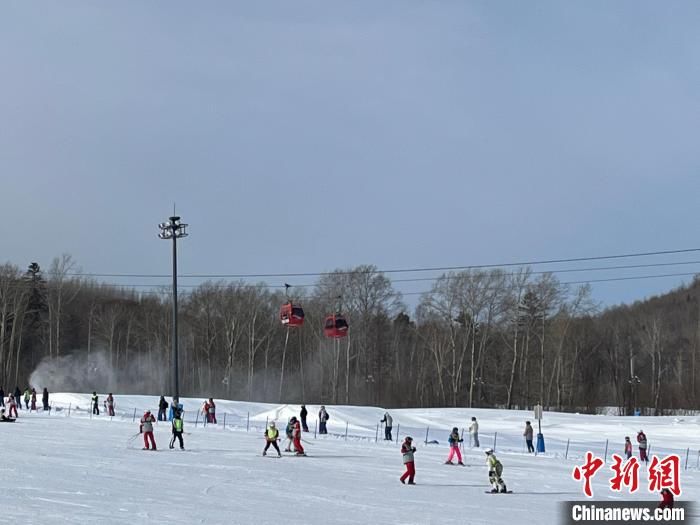 沈白高铁|吉林“长白山之冬”冰雪旅游季掀起冰雪运动热潮