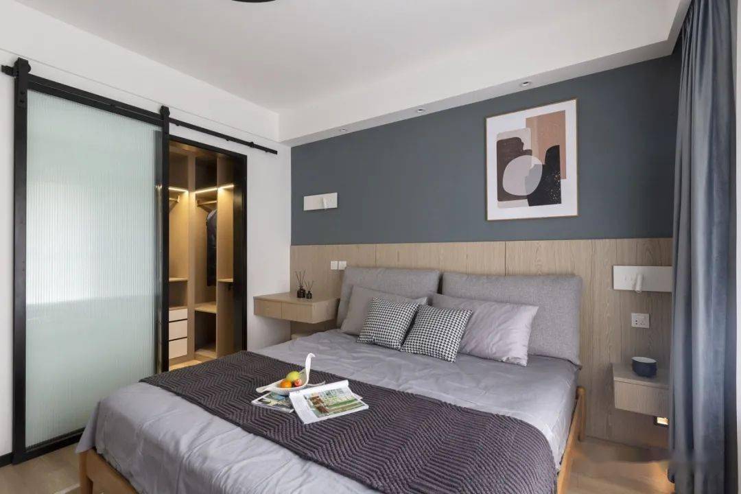 玄关|小夫妻的优雅两居,U型衣帽间真大气,圆形家居内敛又舒适,超美