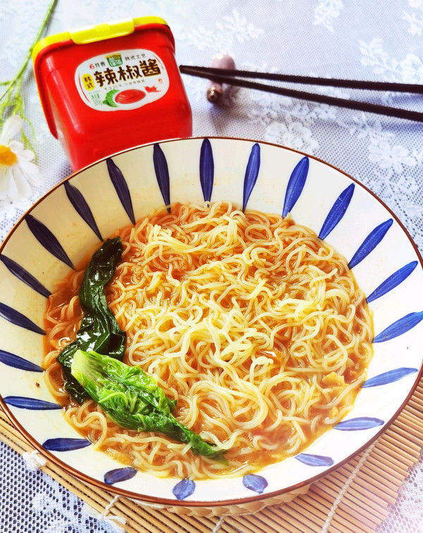 香辣椒酱伴米粉