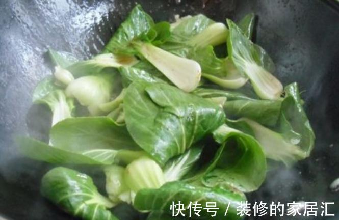 炒青菜也有技巧,掌握好2点,比洗了就炒好吃,口感脆嫩卖相好