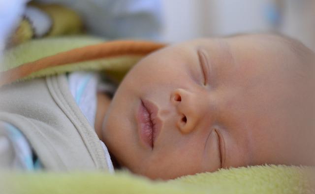 童伶|1岁孩子患上“脑瘫”,只因枕头下这个不起眼的东西