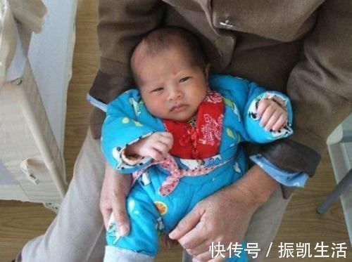 宝妈|还在“偷懒”用湿巾给孩子擦屁股?看似简单省事,实则是在坑娃