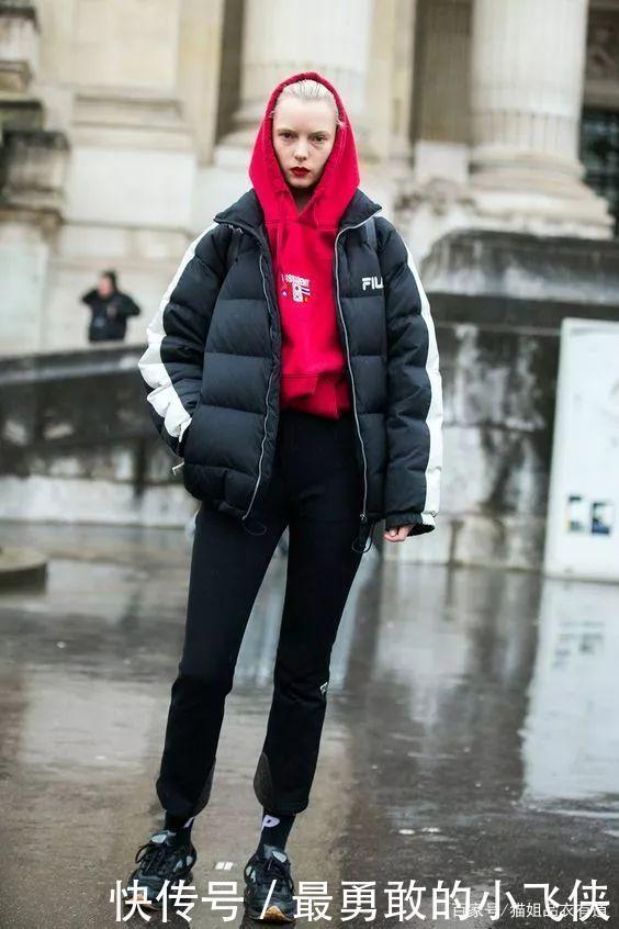 穿羽绒服+卫衣如何不臃肿找对下装是关键,4种显瘦搭配送你