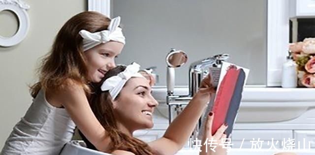 鬼马精灵|妈妈与4岁女儿洗澡时遭质问为什么你有“小翅膀”而我没有