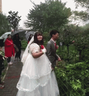 |搞笑GIF:妹子眼睛真优秀,怎么做到的?