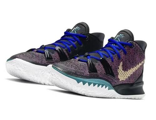 盘点识货篮球鞋销量前三名,黑马居然是它。