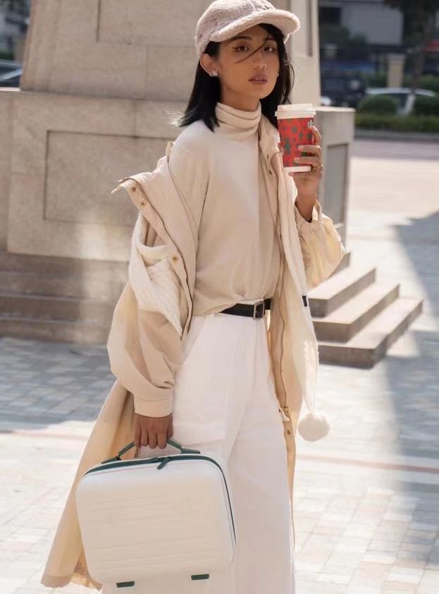 黄黑皮女生穿衣“颜色”很重要，学会这些搭配技巧，显白显气质