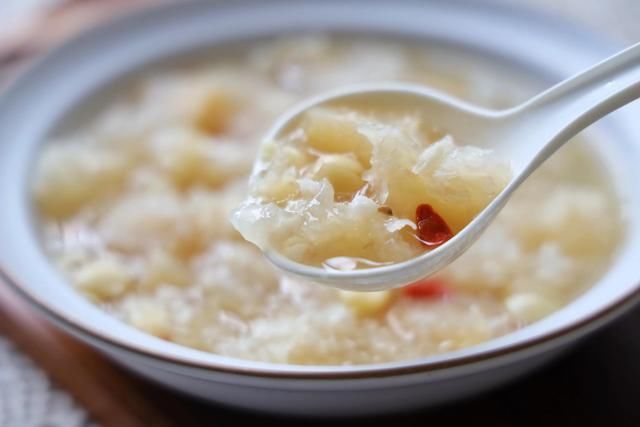 丑耳|防秋燥，这道汤水要多喝，清热下火，丝滑好喝，熬一锅全家都爱喝