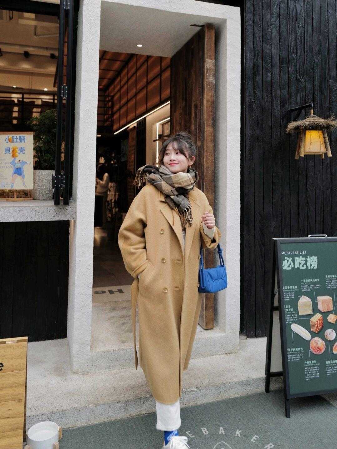 保暖 这个寒冬,胖女孩的穿搭教科书模板,简约又简单,保暖有气质