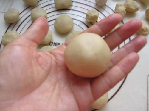 这小点香甜好吃，一咬酥的掉渣，出炉连吃4个，直接停不住嘴