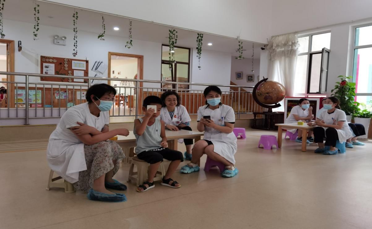 普查|医院近视眼激光治疗中心走进呼市哈尼幼儿园进行视力普查