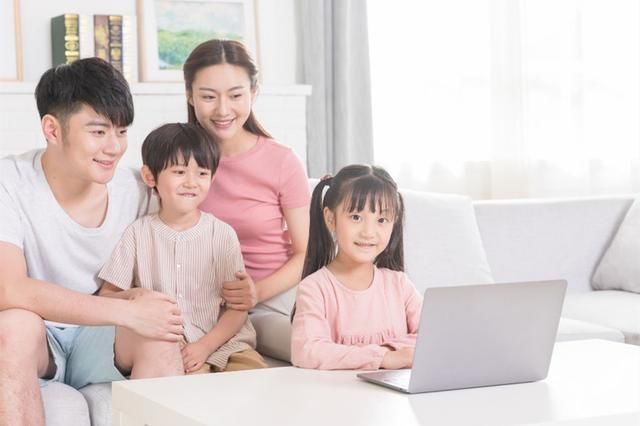 拼出|因为丈夫基因好,为了不浪费,中产家庭34岁宝妈13年拼出7个孩子