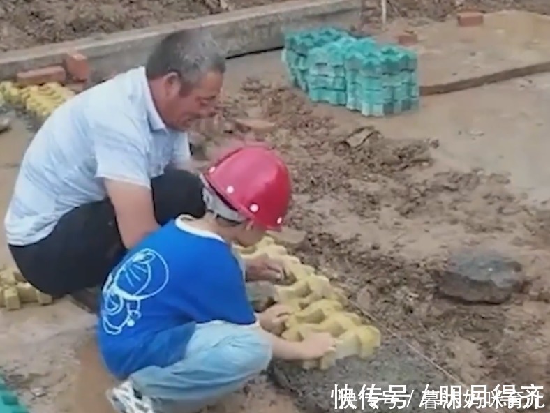 生活环境|孩子厌学被妈妈送到工地,不料弄巧成拙,工友:娃太懂搬砖了