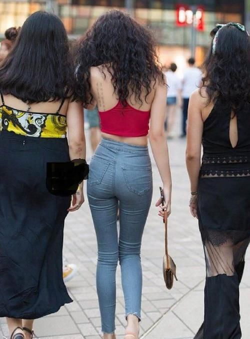 搭配|“牛仔裤”强势归来今夏新穿搭,遮肉显瘦又时髦