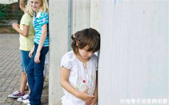 小诺|如果孩子有这几个迹象,说明他内心很自卑,父母要及时引导