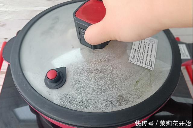 年夜饭别着忙,这个菜提前做好,到时候切一下,就是一道“硬菜”