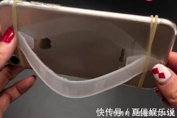 妙用|纸箱上的塑料提手不要扔，粘在塑料盆上太厉害了，家家户户用得到