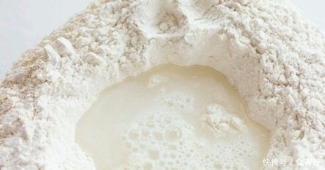 蒸馒头|蒸馒头总是不暄软大厨教我酵母粉正确用法,馒头出锅又大又松软