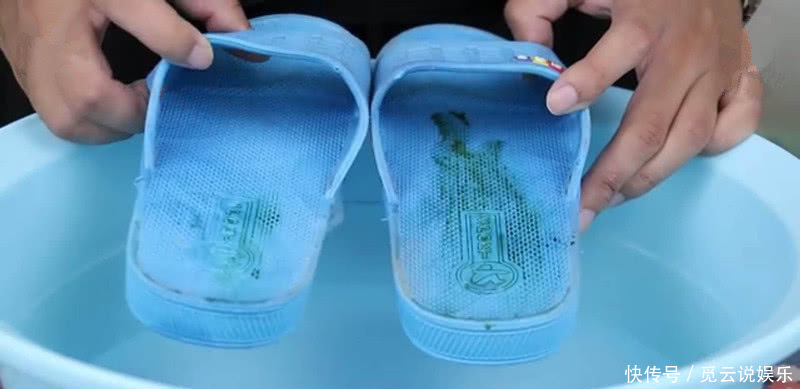 食用碱|不管多脏的拖鞋，只需水里撒上一把它，洗出的拖鞋像新的一样